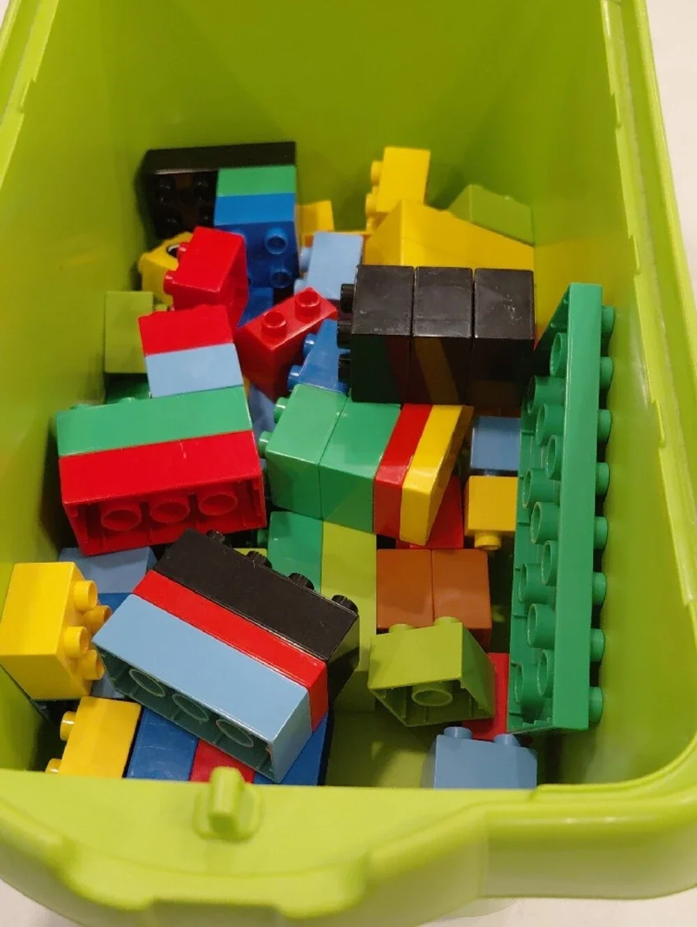 Lego Duplo Lime Green Storage Box with Lid And Pieces.  